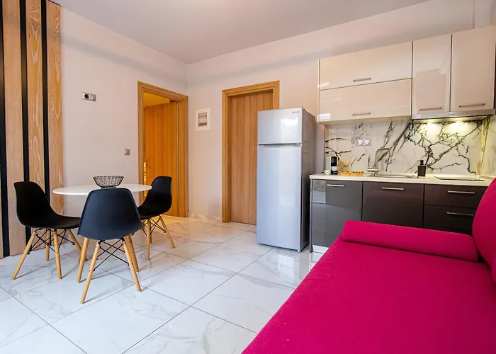 Meli Boutique Aparthotel 4*